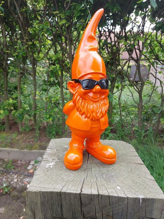 Statue, funny gnome with sunglasses - 41 cm - polyresin