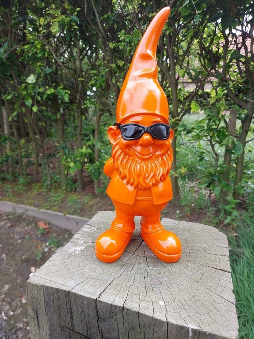 Statue, funny gnome with sunglasses - 41 cm - polyresin