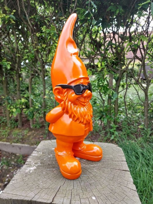 Statue, funny gnome with sunglasses - 41 cm - polyresin