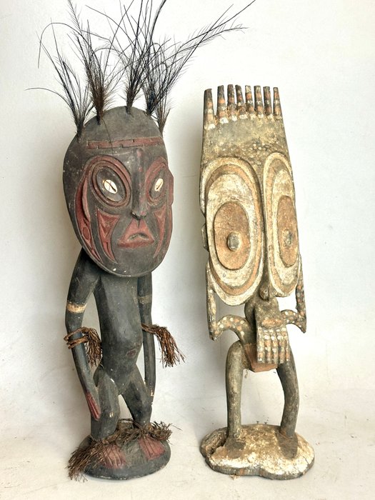 fantastiske beskyttende åndefigurer mænds hus - nederste sepik - Papua Ny Guinea  (Ingen mindstepris)