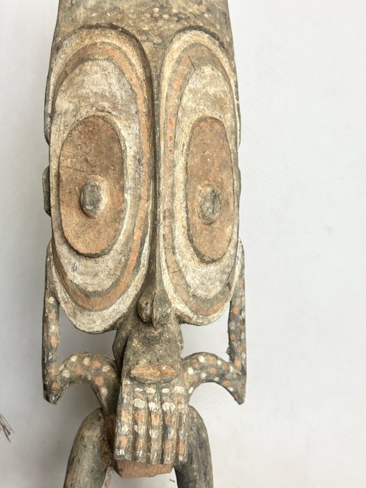 fantastiske beskyttende åndefigurer mænds hus - nederste sepik - Papua Ny Guinea  (Ingen mindstepris)