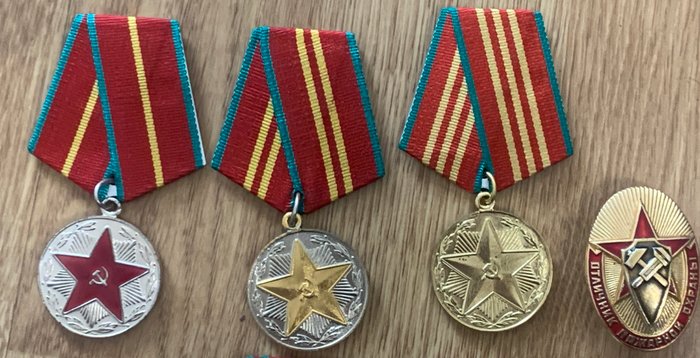 Rusland - KGB; Politi - Indenrigsministeriet; Brandmand - Indenrigsministeriet; Bevæbnet - Militærmedalje - Sovjetunionen, KGB's medaljer; Indenrigsministeriet; Brandmænd og væbnede styrker af - 1961