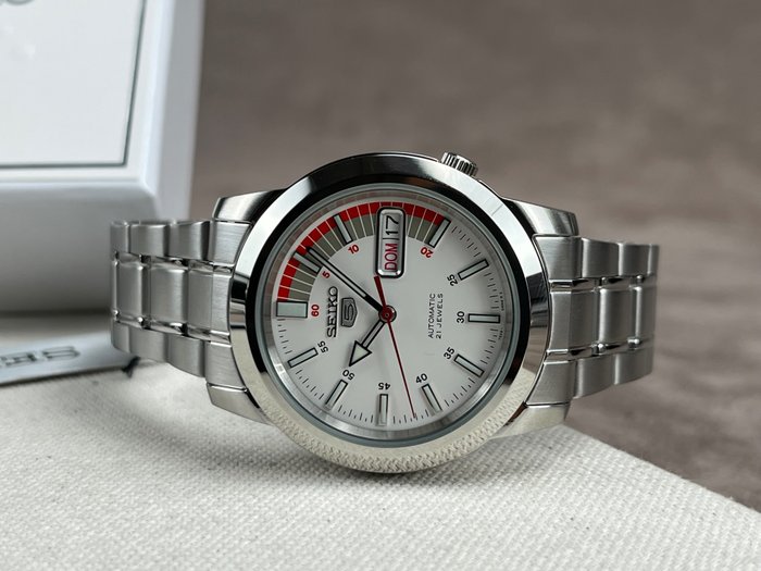 Seiko - 5 - Automatic Day Date - Ingen mindstepris - SNKK25K1 - Mænd - 2011-nu