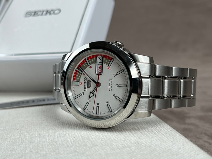 Seiko - 5 - Automatic Day Date - Ingen mindstepris - SNKK25K1 - Mænd - 2011-nu