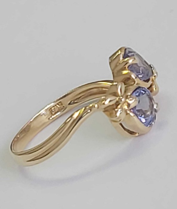 Ring - 18 kraat Gulguld -  0.80ct. tw. Tanzanit