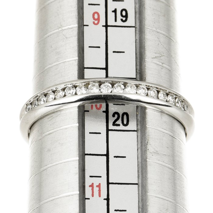 Ring - 18 kraat Hvidguld Diamant (Natur)