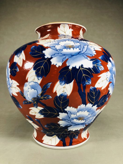 Vase - Porcelæn, Smukke pæonblomster Arita-yaki 有田焼 Hidemine 秀峰 - Japan  (Ingen mindstepris)