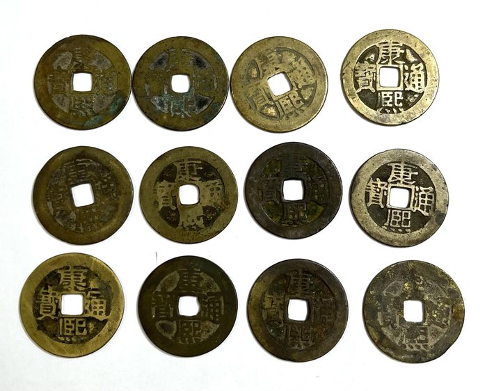 Kina, Qing-dynastiet.. Kangxi. Lot of 12 cash coins various years and mints (17-18th century)  (Ingen mindstepris)