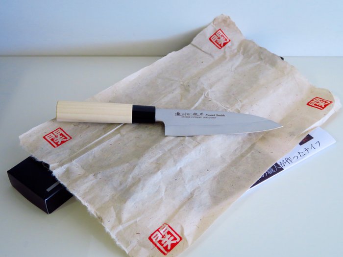 Satake - Køkkenkniv - Santoku - Stål - Japan - Japansk SANTOKU