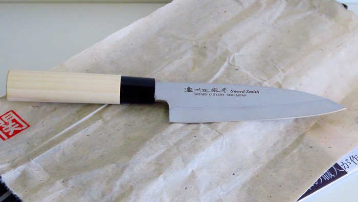 Satake - Køkkenkniv - Santoku - Stål - Japan - Japansk SANTOKU