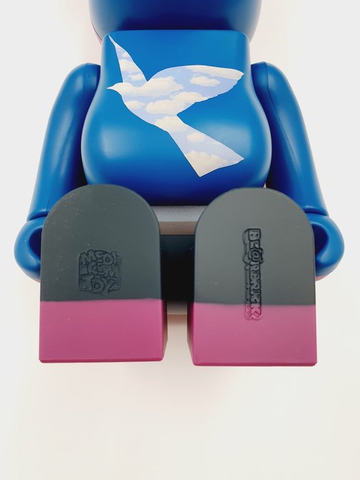 Medicom Toy x René Magrite - Be@rbrick  René Magritte - L'oiseau du ciel / La belle société 400% 100% Bearbrick 2021