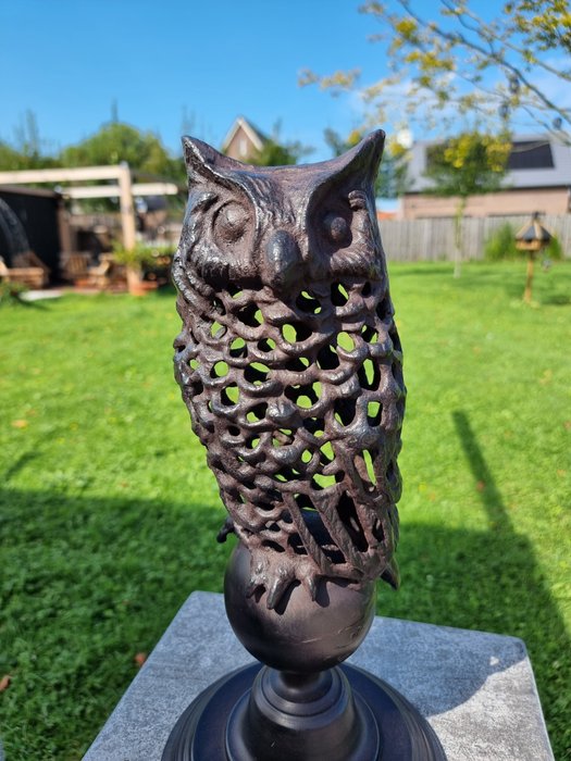 Statue, Large Pierced Owl 37.5cm - 37.5 cm - Metal, harpiks base