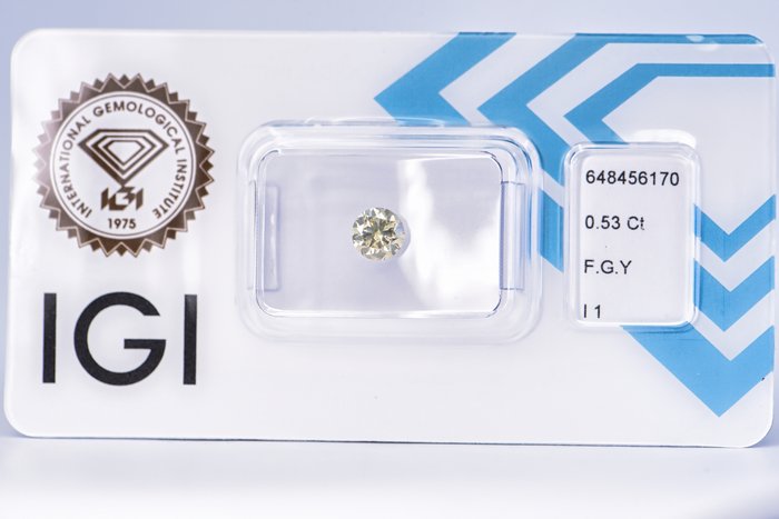 Ingen mindstepris - 1 pcs Diamant  (Naturfarvet)  - 0.53 ct - Rund - Fancy Grønlig Gul - I1 - International Gemological Institute (IGI)