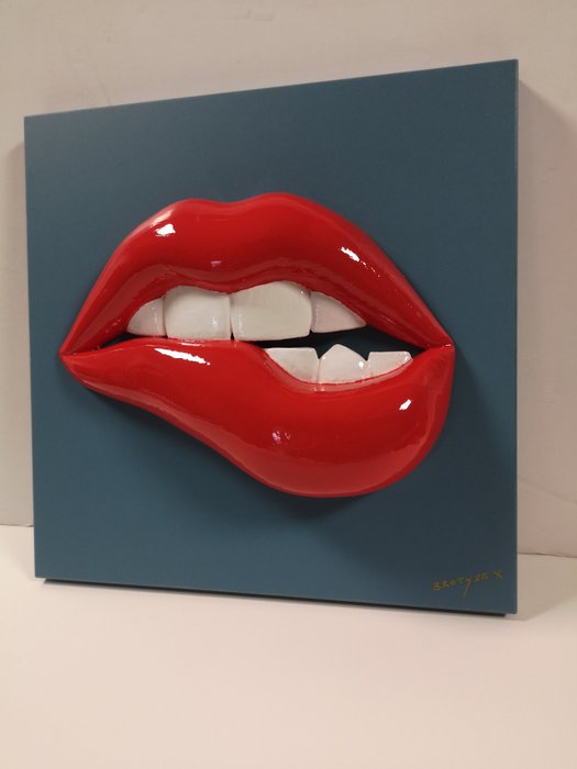 Brother X - Red lip gloss  (light grey - blue  edition)