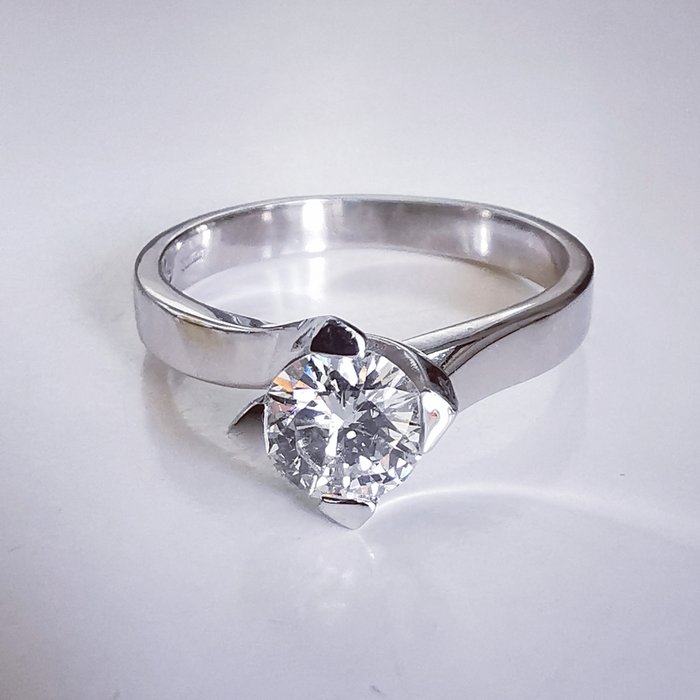 Ring - 18 kraat Hvidguld -  070ct tw Diamant (Natur)