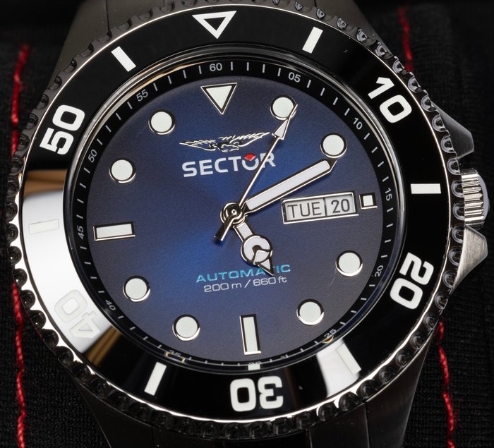 Sector - 230 - Automatic - "SPECIAL PACK" with extra strap - 200 m - 43 mm - Ingen mindstepris - Mænd - 2020+