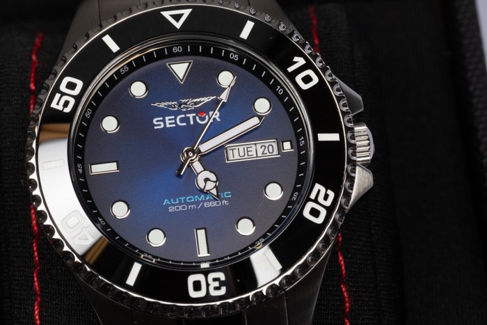 Sector - 230 - Automatic - "SPECIAL PACK" with extra strap - 200 m - 43 mm - Ingen mindstepris - Mænd - 2020+