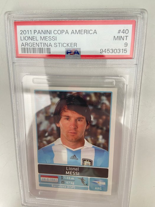 2011 Panini Copa America Lionel Messi #40 PSA 9 Graded sticker