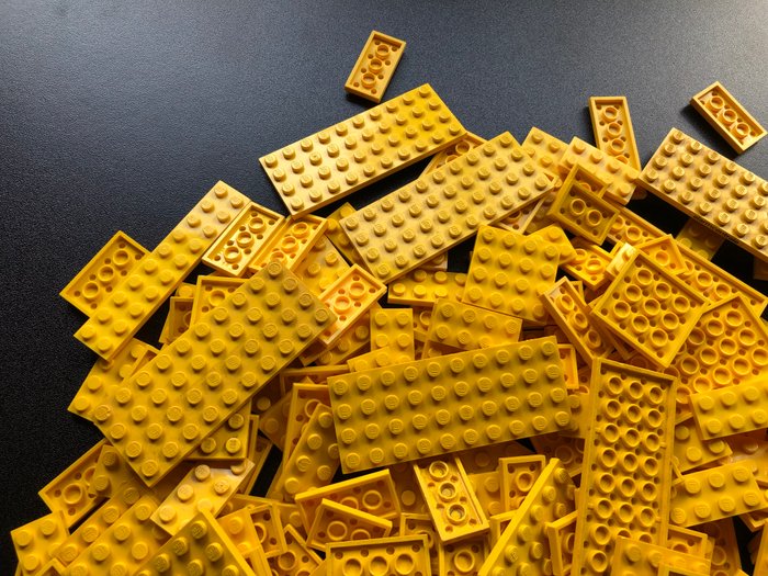 Lego - Geen serie - LEGO Partij gele platte plaatjes in diverse maten 1000 gram