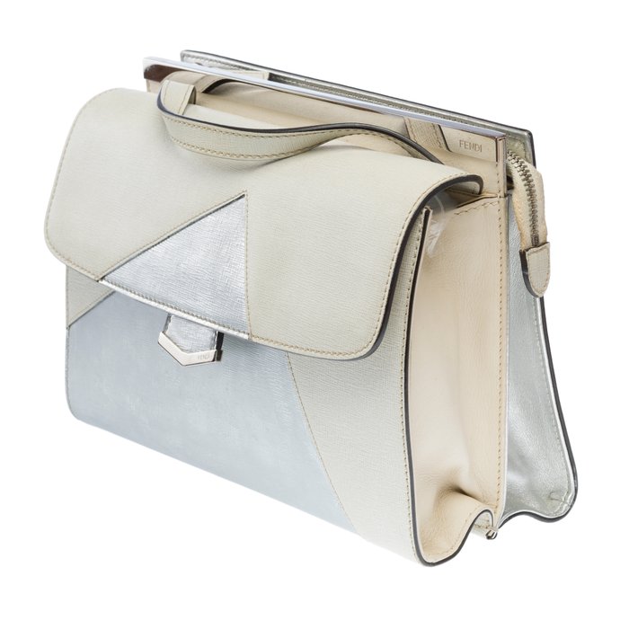 Fendi - Sac​ ​“Demi​ ​Jour”​ ​charmant​ ​en​ ​cuir​ ​bicolore​ ​blanc​ ​cassé​ ​et​ ​argent - Håndtaske