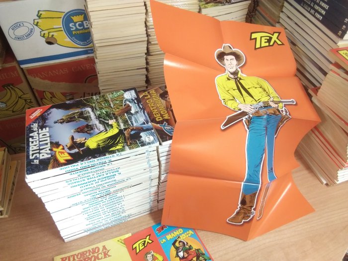 Tex nn. 701/754 - Sequenza cpl dal 701 al 754 prima ed. + manifesto e adesivo allegati al n. 704 + minicopertina - 54 Comic - Første udgave - 2014/2023