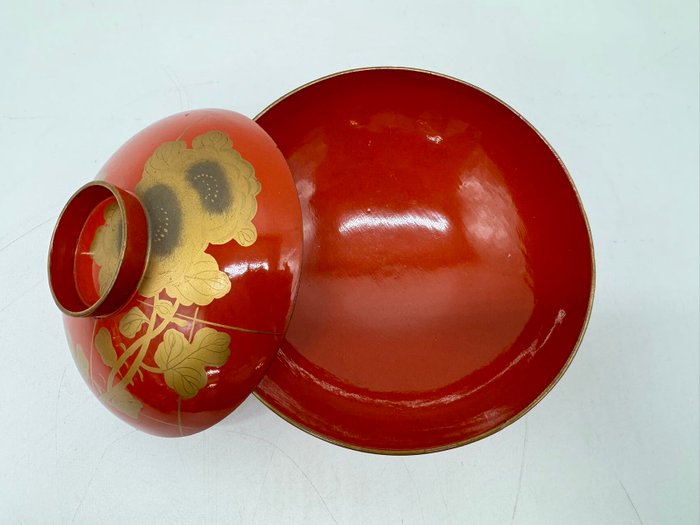 輪島塗Wajimanuri lacquerware 金蒔絵 Gold-Makie - Sæt suppeskåle (10) - Træ, Lak - Arabeske blomster