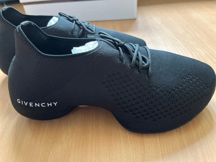 Givenchy - Sneakers - Størelse: Shoes / EU 36