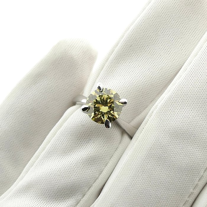 Ring - 18 kraat Hvidguld -  2.06ct. tw. Gul Diamant (Laboratoriedyrket diamant i fancy farver)