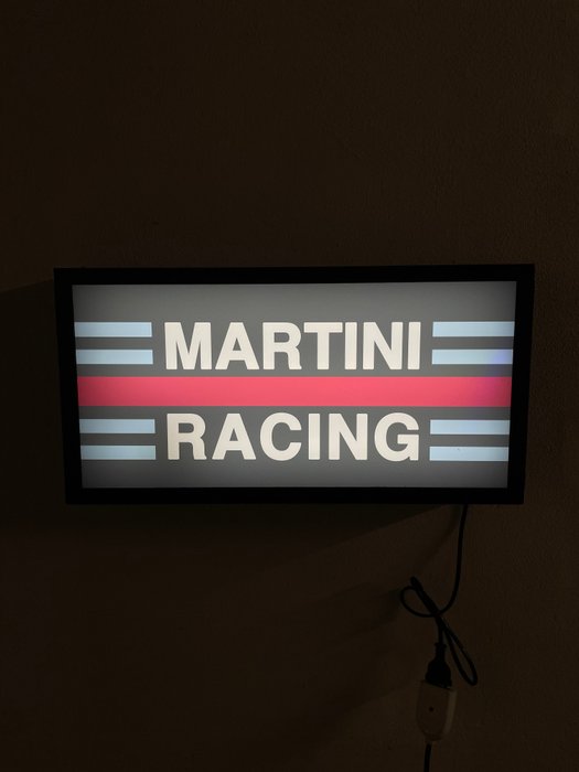 Reklameskilt med baggrundsbelysning - Martini Racing