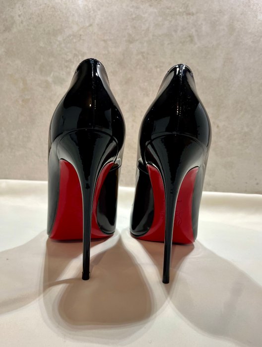 Christian Louboutin - Pumps - Størelse: EU 39 - Ny og i æsken