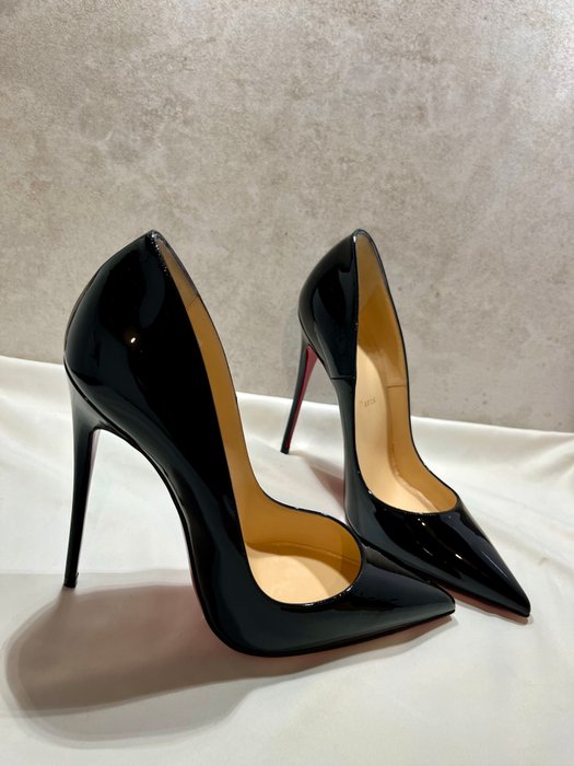 Christian Louboutin - Pumps - Størelse: EU 39 - Ny og i æsken