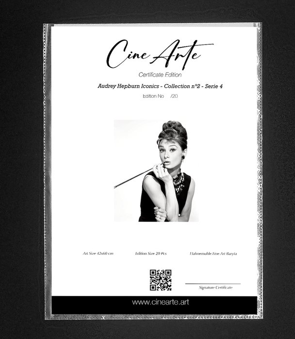 Audrey Hepburn Iconics- Collection n°2 - Serie 4 - On Luxury Black Portfolio COA numbered - 60X42 CM - "Cine Arte" COLLECTOR