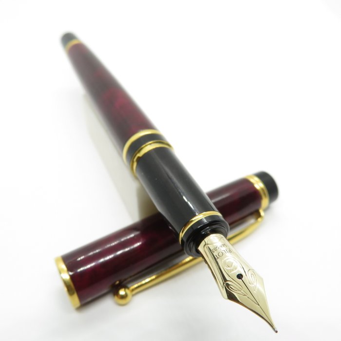 Pilot - Grance (Marble Black  Red) - 14K gold nib (F) - Fyldepen