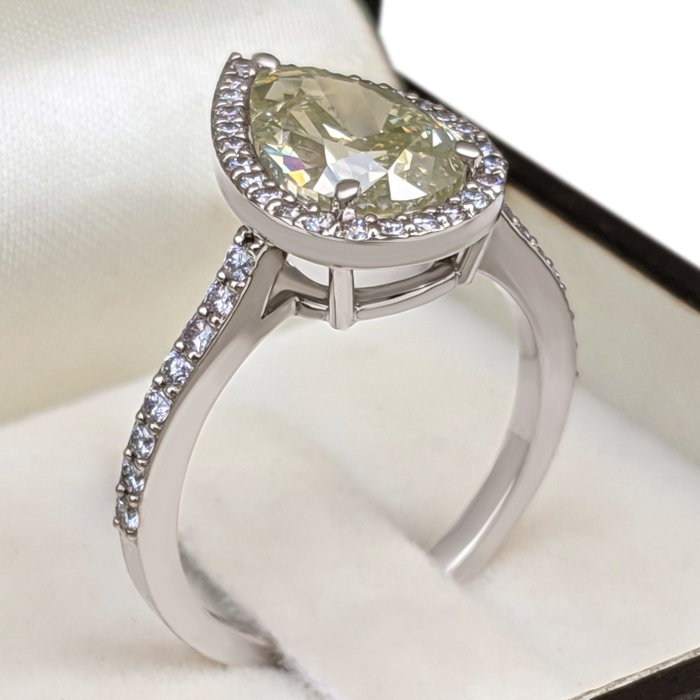 Ring - 18 kraat Hvidguld -  3.40ct. tw. Gul Diamant (Naturfarvet) - Diamant