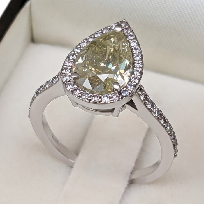 Ring - 18 kraat Hvidguld -  3.40ct. tw. Gul Diamant (Naturfarvet) - Diamant