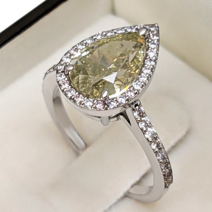 Ring - 18 kraat Hvidguld -  3.40ct. tw. Gul Diamant (Naturfarvet) - Diamant