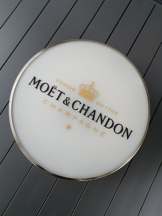 Reklameskilt med baggrundsbelysning - MOËT  CHANDON oplyst reklameskilt - stor størrelse - Børstet aluminium