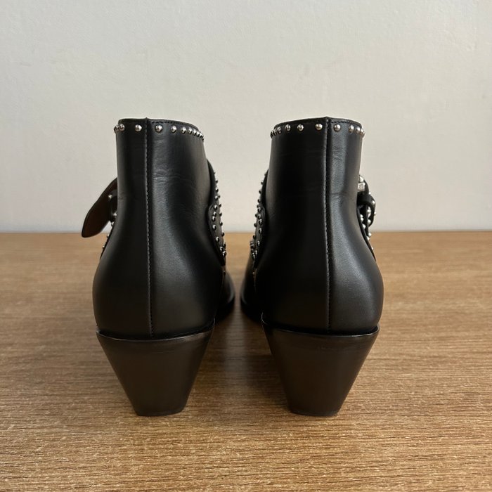 Givenchy - Støvler - Størelse: Shoes / EU 38