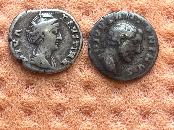 Romarriket Lot of 2 Denarii: Faustina I (+ 140/1) + Antoninus Pius (AD 138-161) Rome  (Ingen mindstepris)