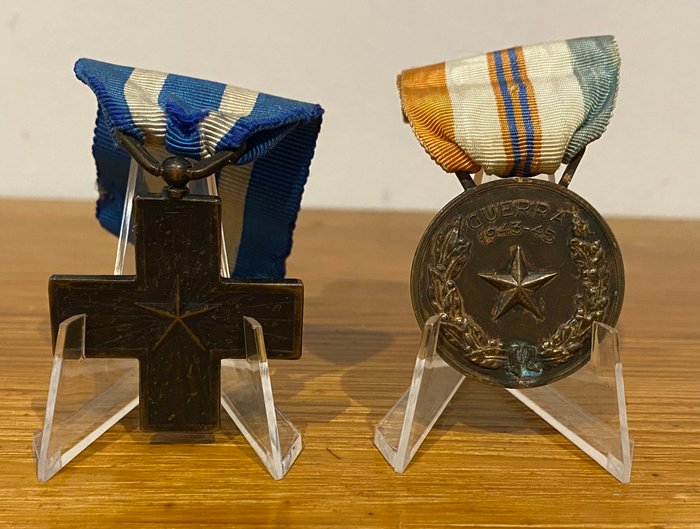 Italien - Medalje - Medallas italianas WW2: Medalla commemorativa della guerra di liberazione/Cruz al Mérito de Guerra