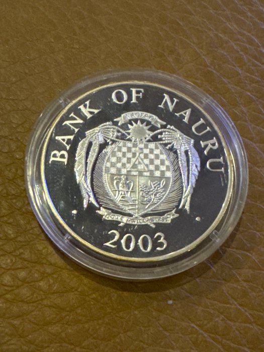 Nauru. 10 Dollars 2003 Vatikan San Pietro Skulpturmünze, 1 Oz (.999) Proof  (Ingen mindstepris)