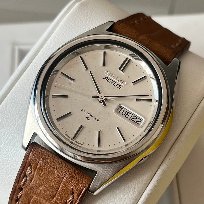 Seiko - Actus (Day Date) - Ingen mindstepris - 7019-7430 - Mænd - 1970-1979