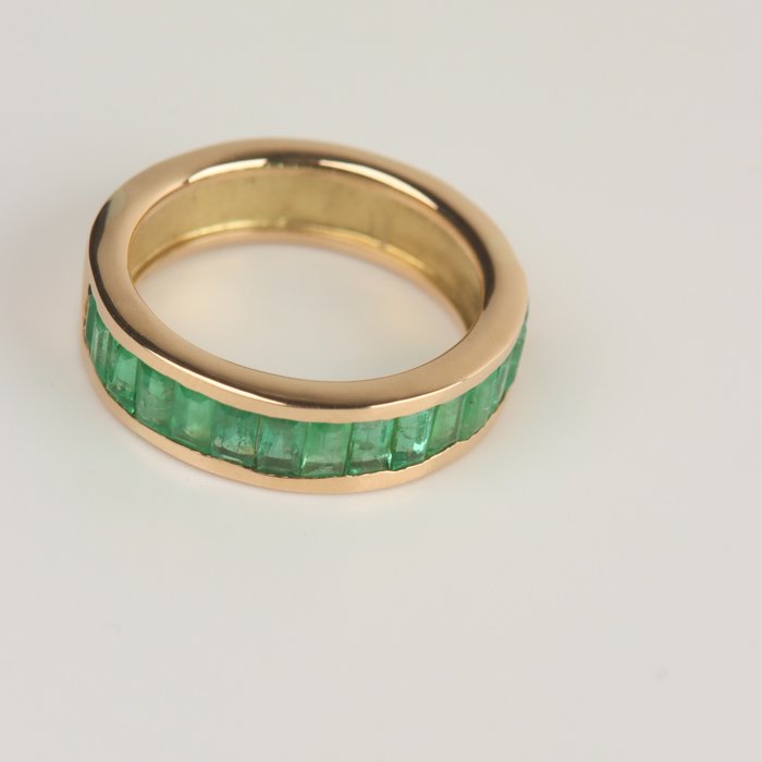 Ingen mindstepris - Ring - 18 kraat Gulguld -  120ct tw Smaragd - 18K Emerald Half Band