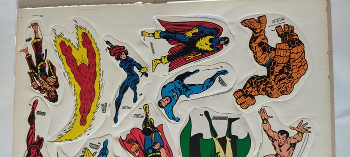 Supereroi Marvel 1 x foglio con 27 adesivi 1 x puzzle F 4 - 2 Promotional Material - Clementoni - 1979