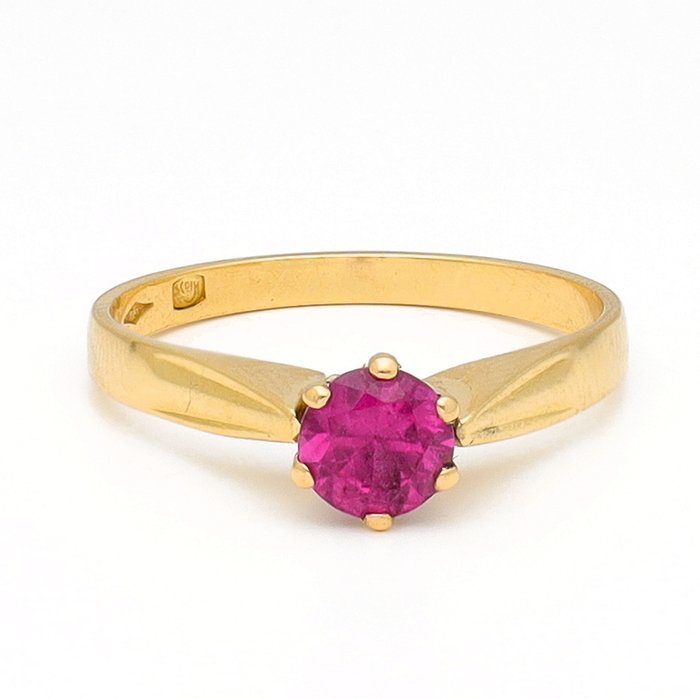 Ingen mindstepris - Ring - 18 kraat Gulguld Spinel