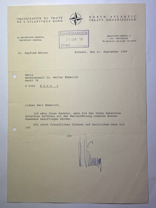 Manfred Wörner (1934-1994) German politicain, minister and Secretary General of NATO - Typed and original signed letter from NATO and personal card as German Secretary of Defense - 1988