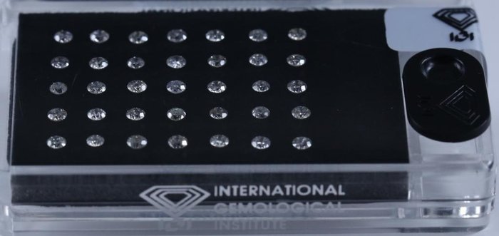 35 pcs Diamant  (Natur)  - 2.38 ct - Rund - J, K, L - I2, I3 - International Gemological Institute (IGI) - Forseglede æske diamanter