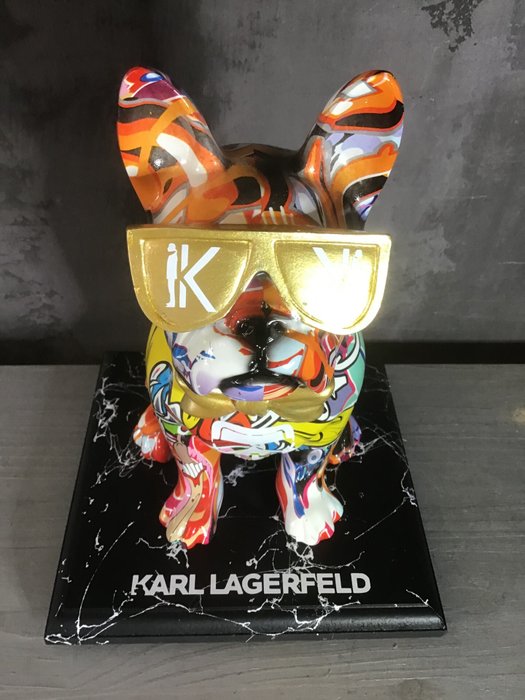 Ydderf - Chien bouledogue Karl Lagerfeld à lunettes