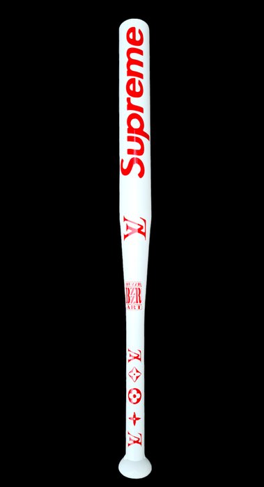 Moontje - Supreme Baseball Bat White/Red edition.