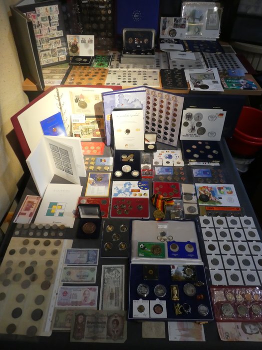 Verden. Collection of coins/banknote/medals/euro inkl. pp from old to modern (600 pieces)  (Ingen mindstepris)